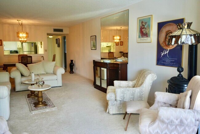 Building Photo - 3154 Via Poinciana
