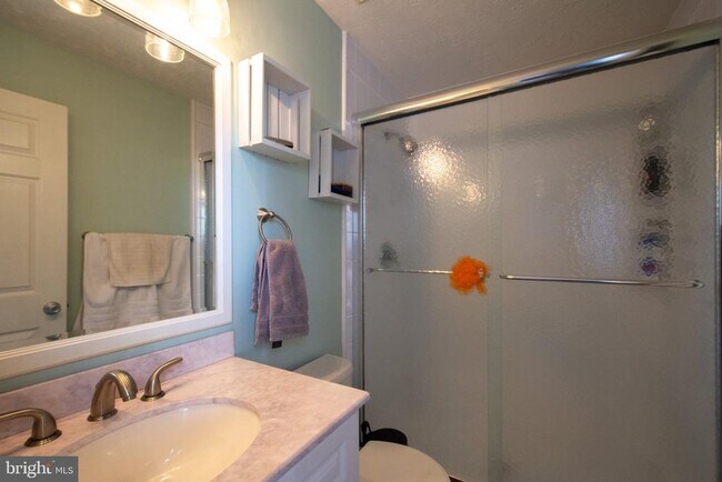 Building Photo - 2054 Quaker Way