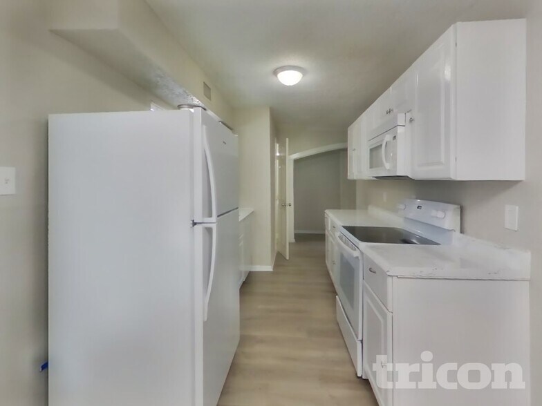 Building Photo - 19902 Burle Oak Dr