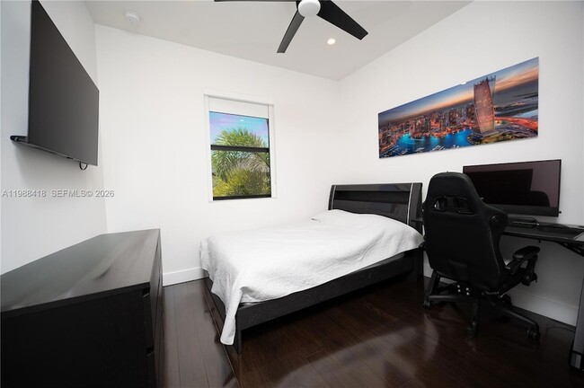 Building Photo - 15785 NW 91st Ct