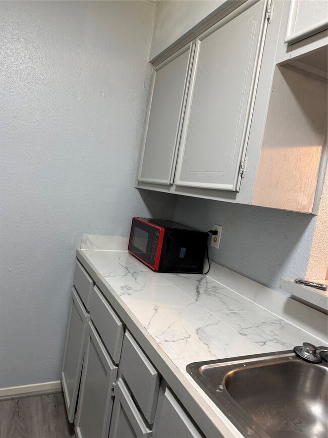 Building Photo - 3122 Trail Lake Dr