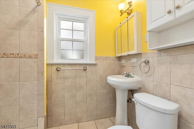 Building Photo - 81 Tooker Ave