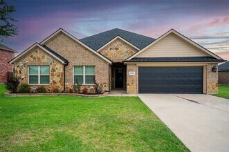 Building Photo - 1543 Meadowlake Dr