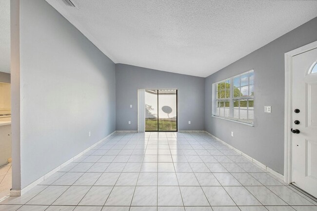 Building Photo - 2348 SW 138th Pl