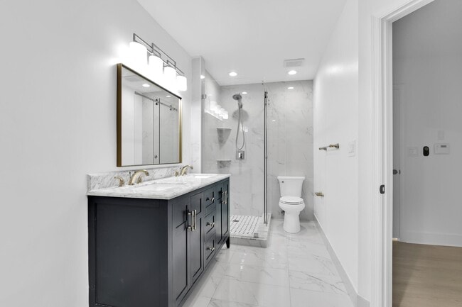 Building Photo - 8608 Vía Giula