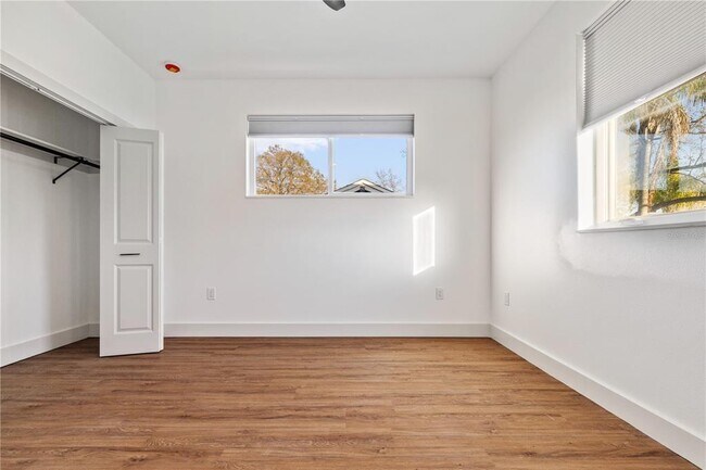 Building Photo - 2727 W Chestnut St