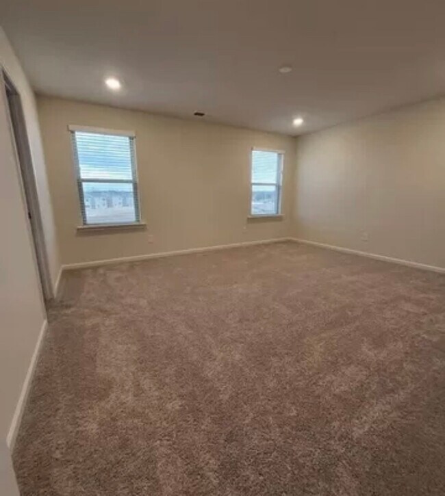 Building Photo - 4031 Penwood Pl