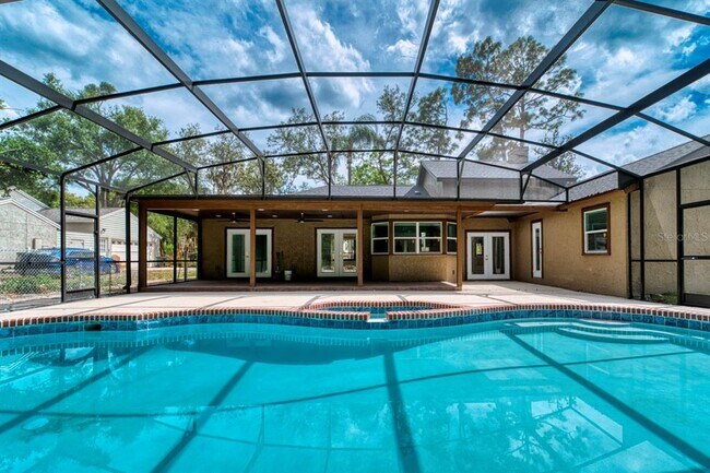 Building Photo - 1542 Sugarwood Cir