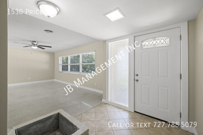 Building Photo - 1530 Price Cir
