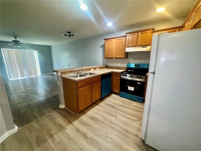 Building Photo - 533 Cresting Oak Cir