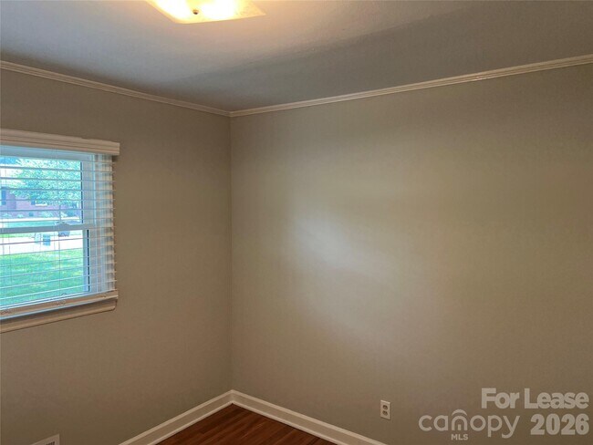 Building Photo - 1116 Bevis Dr