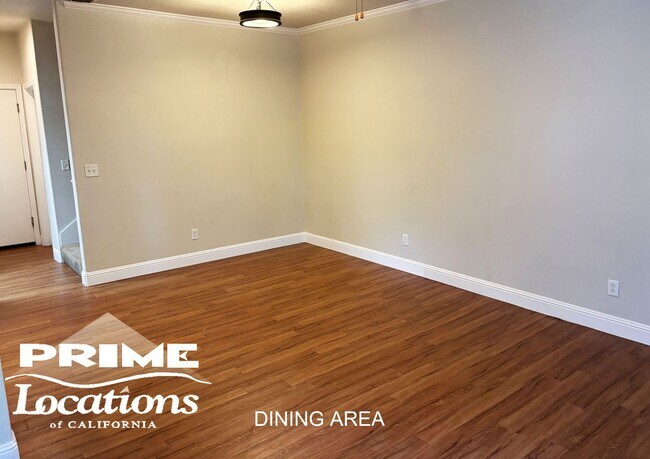 Building Photo - Best value 3 bedroom condo with attached garage