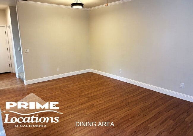 Building Photo - Best value 3 bedroom townhome condo with attached garage