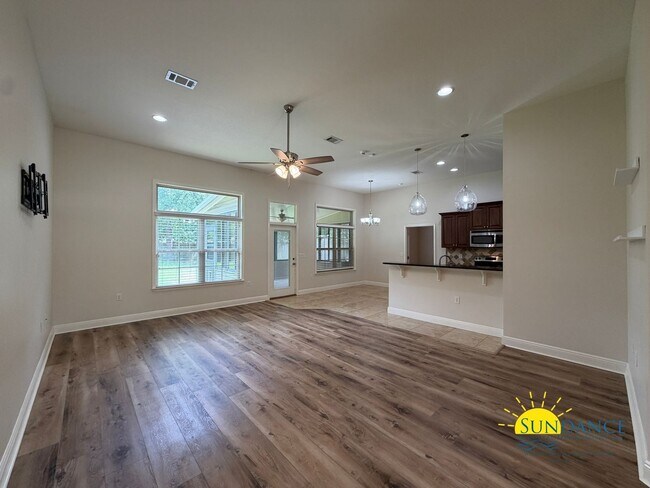 Building Photo - Spacious 4BR/2BA Home in Fort Walton Beach Near Eglin Parkway!