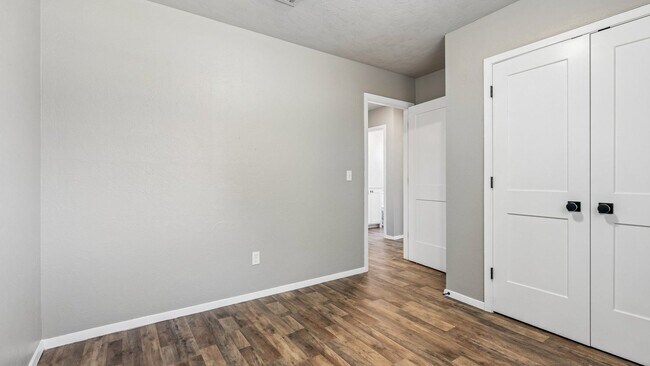 Building Photo - Charming 3 Bedroom Home +BONUS Room with Spacious Backyard