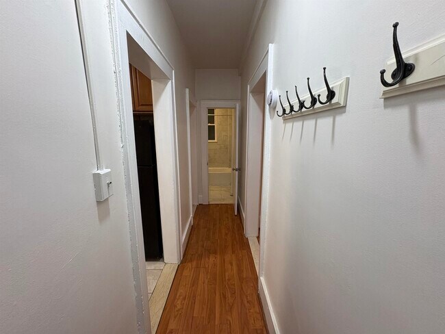 Building Photo - 6414 Park Ave