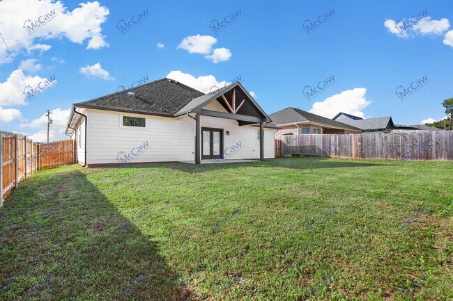 Building Photo - 2524 Creek Dr