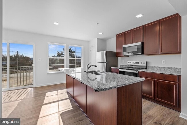 Building Photo - 444 Carrolton Ave