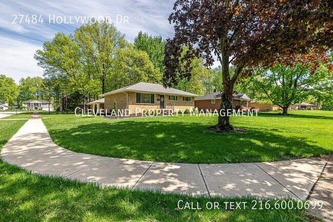 Building Photo - 27484 Hollywood Dr