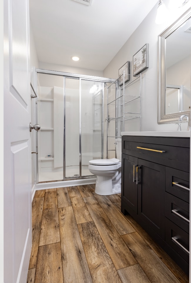 Building Photo - Updated 3BR Townhouse with Kitchen Island & Walk-In Closets