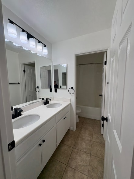 Building Photo - 14130 Gaucho Ct