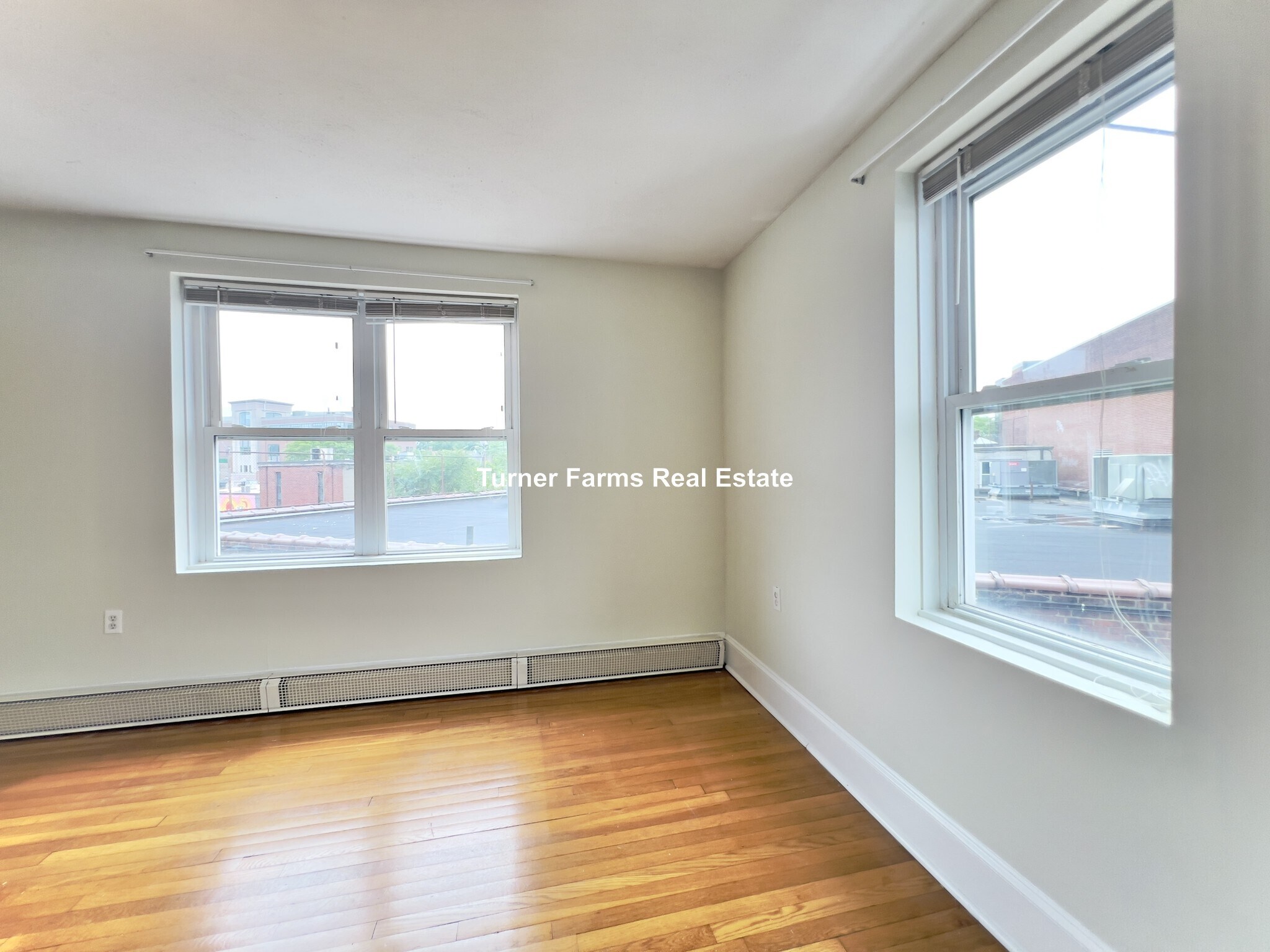 Building Photo - 402A Highland Ave