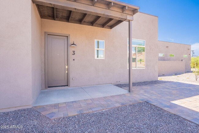 Building Photo - 6050 E Hidden Valley Dr