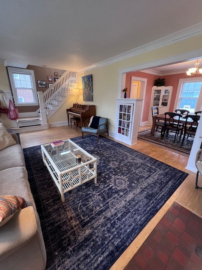 Building Photo - 505 N 16th Ave E