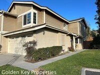 Building Photo - Spacious remodeled townhome in The Cape at...