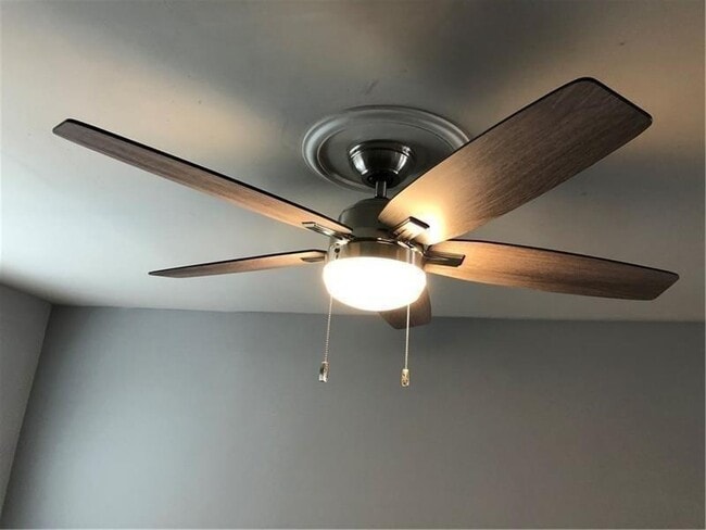 Building Photo - 112 Ardmore Pl NW