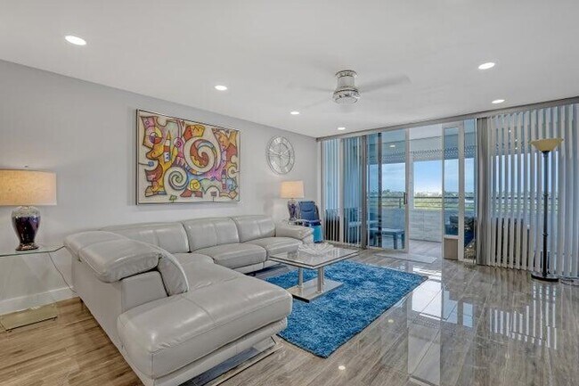 Building Photo - 3589 S Ocean Blvd