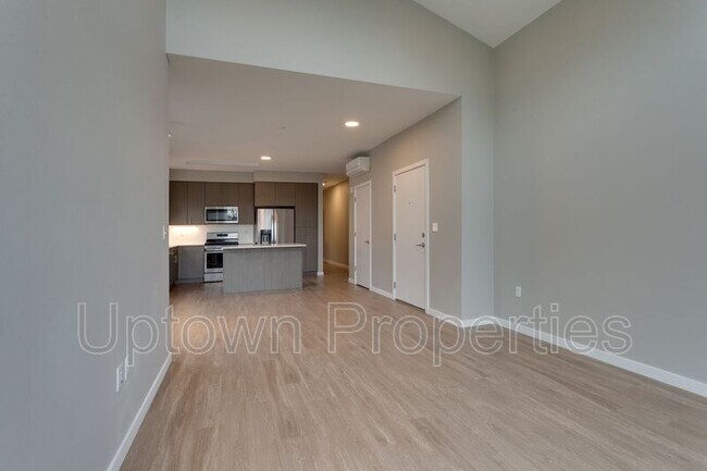 Building Photo - 3563 N Gantenbein Ave