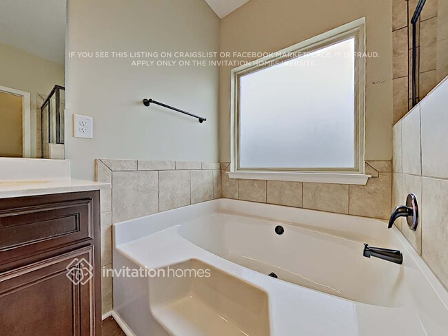 Building Photo - 4725 Roseman Trail