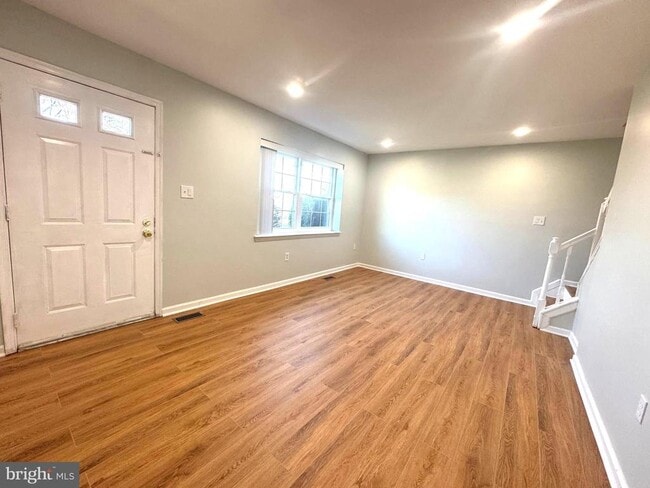 Building Photo - 4826 Grand Bend Dr