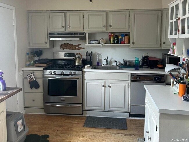 Building Photo - 106 Jordan St