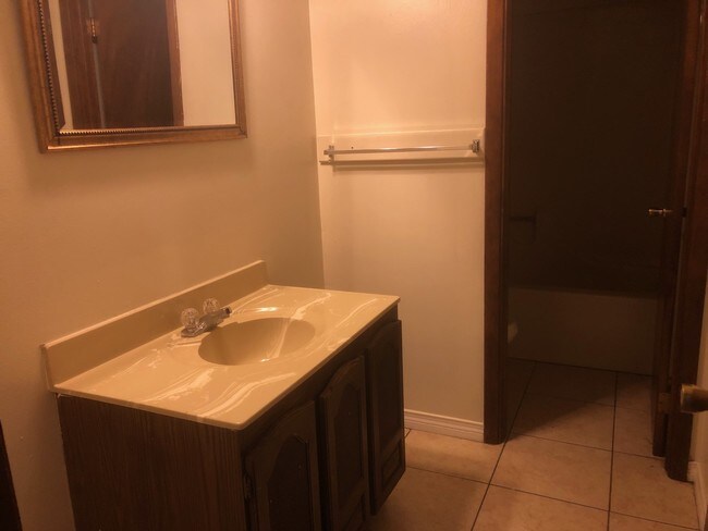 Building Photo - 490 S 9th St