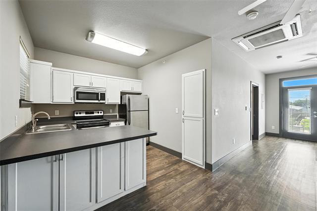 Building Photo - 903 Fannin St