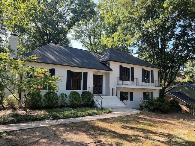 Building Photo - 6611 Lancer Dr