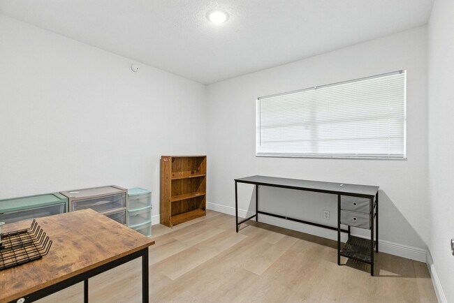 Building Photo - Spacious 4-Bedroom Home in Wildwood – Rece...
