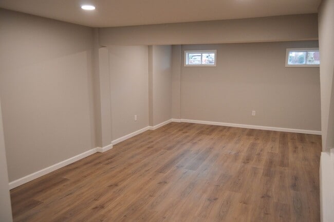 Building Photo - 2464 S Burberry Ln