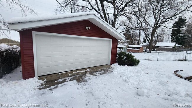 Building Photo - 49 E Fairmount Ave