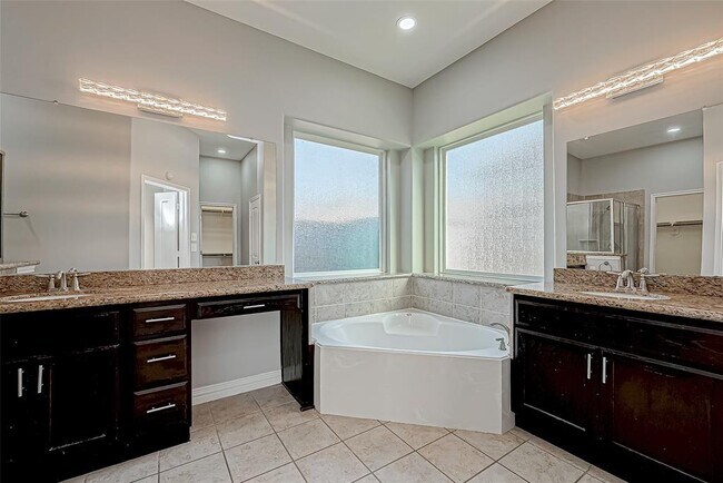 Building Photo - 30806 Academy Trace Dr