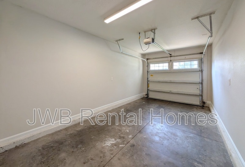 Building Photo - 8141 Dandy Ave