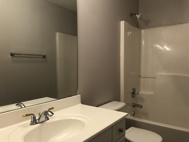 Building Photo - 2713 Denbel Cir