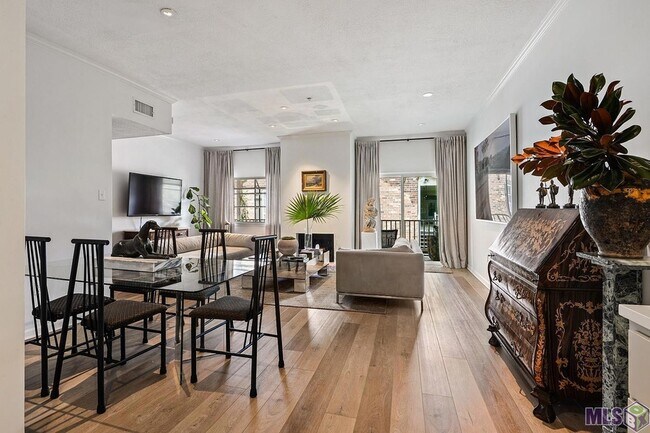 Building Photo - 7640 Lasalle Ave