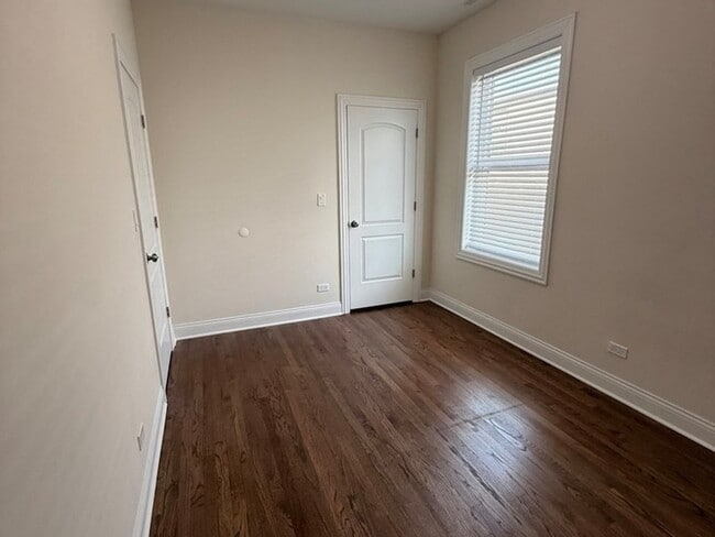 Building Photo - 4435 S Washtenaw Ave.