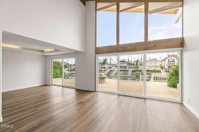 Building Photo - 2957 Seaview Ave