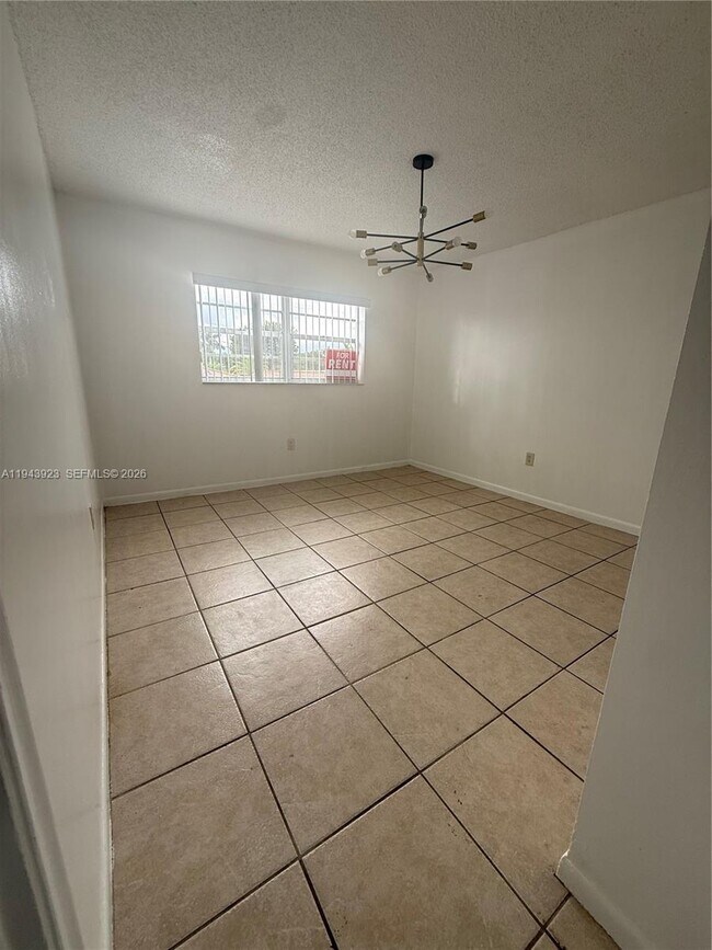 Building Photo - 460 Eldron Dr