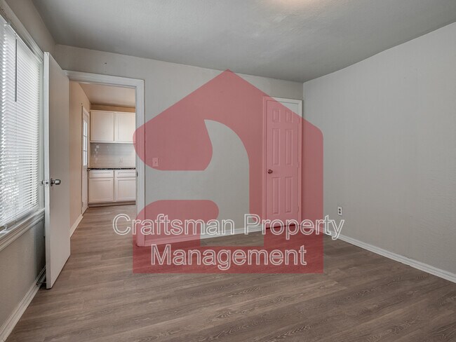 Building Photo - 1201 Carverdale Dr