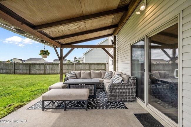 Building Photo - 300 Onyx Ct